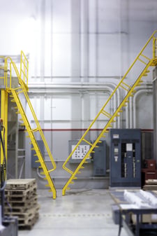 Alternating tread stair with cast aluminum treads