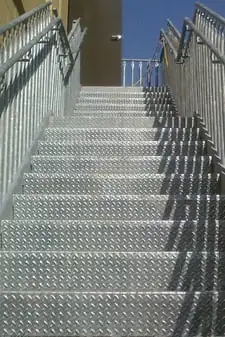 Diamond plate treads in outdoor application